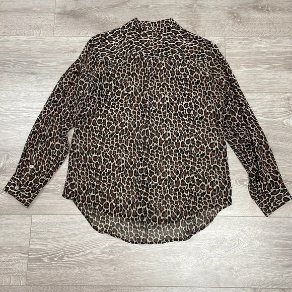 Two by Vince Camuto Long Sleeve Sheer Leopard Print Button Down High Low Top S - Picture 16 of 16